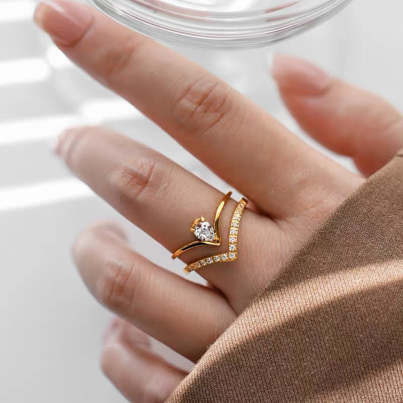 18k Gold Micro-inlaid V-shaped Water-drop Moissanite diamond ring